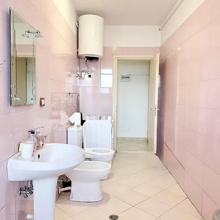 Jacuzzi שקודר