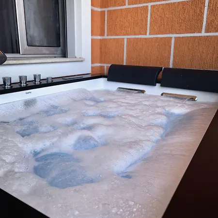 Jacuzzi